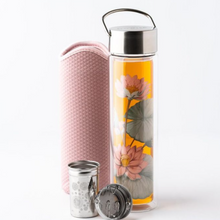 Încărcați imaginea în vizualizatorul galeriei - Sticla de ceai din sticla cu pereti dubli cu strecuratoare Padma din otel inoxidabil, 350 ml