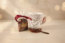 Заредете изображение във визуализатора на галерията – 🎁 Подаръчен сет с плодов чай и ръчно изработена подложка от смола