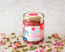 Încărcați imaginea în vizualizatorul galeriei - Rosey's Mark Sweet din trandafiri și zmeură 290g