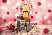 Încărcați imaginea în vizualizatorul galeriei - Подаръчен сет с чай, шоколад и чаша “Златен момент”