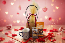 Încărcați imaginea în vizualizatorul galeriei - Подаръчен сет с чай, шоколад и чаша “Златен момент”