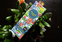 Заредете изображение във визуализатора на галерията – Морска сол и карамел органичен шоколад, 55% какао, 40гр от Chocolate and Love