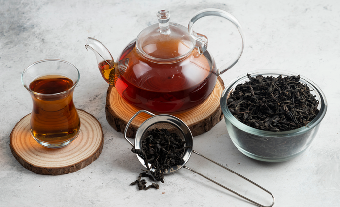 Черен чай: Как се приготвя, ползи и как да го изберем?