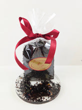 Заредете изображение във визуализатора на галерията – 🎁 Подаръчен сет с черен чай и ръчно изработена подложка от смола
