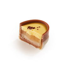 Заредете изображение във визуализатора на галерията – Belgian Chocolatier FLORA Orange blossom - honey ganache 1 брой
