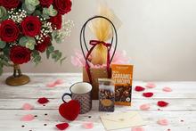 Încărcați imaginea în vizualizatorul galeriei - Подаръчен сет с чай, шоколад и чаша “Златен момент”
