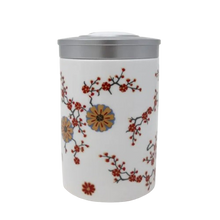 Încărcați imaginea în vizualizatorul galeriei - Cutie de ceai „Cherry Blossom” cu capac pentru protejarea aromei, 100g.
